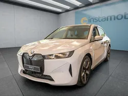 Grau Neu 2025 BMW iX SUV | 74.799 € (Superpreis)