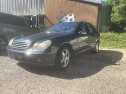 Grau Gebraucht 2001 Mercedes C220 Avantgarde Kombi | 2.350 € (Etwas zu teuer)