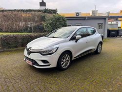 Weiss nacre (metallic) Gebraucht 2018 Renault Clio IV Intens Kleinwagen | 13.900 € (Etwas zu teuer)