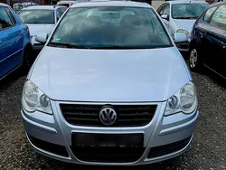 Silber Gebraucht 2005 VW Polo Limousine | 950 € (Fairer Preis)