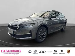 Graphitegrau metallic Neu 2025 Skoda Octavia Tour Kombi | 38.970 € (Fairer Preis)