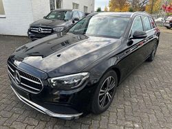 Schwarz Gebraucht 2022 Mercedes E220 Avantgarde Limousine | 28.950 € (Superpreis)