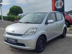 Grau Gebraucht 2005 Daihatsu Sirion Kleinwagen | 2.200 € (Etwas zu teuer)