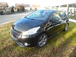 Schwarz perla nera/metallic Gebraucht 2013 Peugeot 208 Allure Kleinwagen | 6.450 € (Teuer)