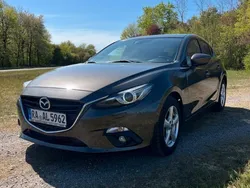 Braun Gebraucht 2015 Mazda 3 Center-Line Limousine | 9.590 € (Fairer Preis)