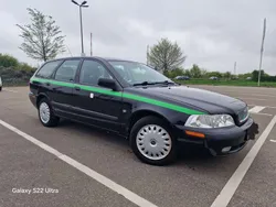 Schwarz Gebraucht 2001 Volvo V40 Kombi | 2.499 € (Fairer Preis)