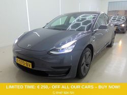 Grau Gebraucht 2020 Tesla Model 3 Standard Range Limousine | 19.400 € (Superpreis)