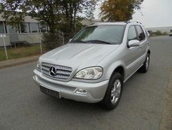 Silber Gebraucht 2005 Mercedes ML270 Edition 1 SUV | 8.650 € (Teuer)