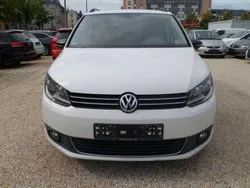 Candyweiss Gebraucht 2013 VW Touran Match Van / Kleinbus | 7.499 € (Guter Preis)