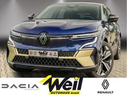 Nachtblau metallic, black pearlschwarz (metallic) Gebraucht 2024 Renault Mégane IV Limousine | 35.990 € (Teuer)