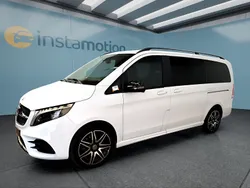 Weiß Gebraucht 2024 Mercedes V220 Van / Kleinbus | 62.249 €