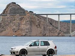 Silber Gebraucht 1998 VW Golf IV GTI Kleinwagen | 4.500 €