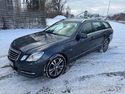 Grau Gebraucht 2010 Mercedes E350 Avantgarde Kombi | 7.500 € (Fairer Preis)