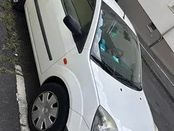 Weiß Gebraucht 2005 Ford Fiesta Kleinwagen | 1.800 € (Fairer Preis)