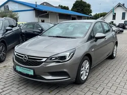 Grau Gebraucht 2017 Opel Astra Edition Limousine | 10.490 € (Fairer Preis)