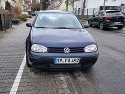 Blau Gebraucht 2002 VW Golf Highline Limousine | 1.950 € (Guter Preis)