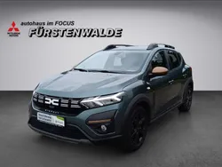 Grün Gebraucht 2024 Dacia Sandero Kleinwagen | 17.990 € (Fairer Preis)
