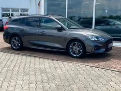 Magnetic grau Gebraucht 2020 Ford Focus ST-Line Kombi | 17.990 € (Fairer Preis)