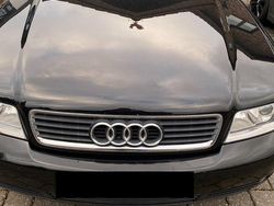 Schwarz Gebraucht 2000 Audi A4 Kombi | 899 € (Fairer Preis)