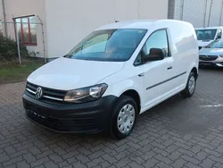 Weiß Gebraucht 2016 VW Caddy Van / Kleinbus | 7.600 € (Fairer Preis)