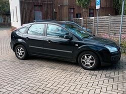 Schwarz Gebraucht 2005 Ford Focus Kleinwagen | 1.000 €