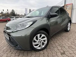 Grün Gebraucht 2022 Toyota Aygo Pulse Kleinwagen | 14.990 € (Fairer Preis)