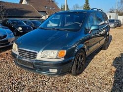 Blau Gebraucht 2001 Hyundai Trajet GLS Van / Kleinbus | 1.990 €