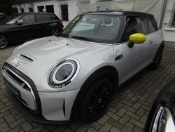 Silber Gebraucht 2022 Mini Cooper SE Classic Kleinwagen | 19.490 € (Etwas zu teuer)