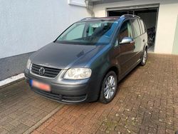 Grau Gebraucht 2006 VW Touran Van / Kleinbus | 2.500 € (Fairer Preis)