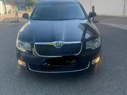 Schwarz Gebraucht 2010 Skoda Superb Kombi | 9.000 € (Teuer)