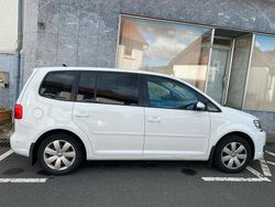 Weiß Gebraucht 2014 VW Touran Comfortline Van / Kleinbus | 11.200 € (Guter Preis)