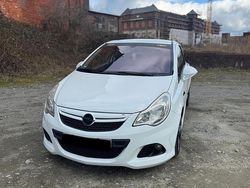 Weiß Gebraucht 2011 Opel Corsa OPC Kleinwagen | 8.220 €