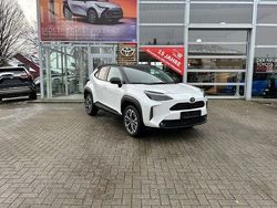 Weiss Gebraucht 2024 Toyota Yaris Cross Plus SUV | 32.500 € (Fairer Preis)