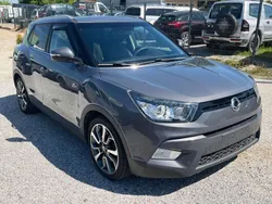 Grau Gebraucht 2016 Ssangyong Tivoli Sapphire SUV | 8.980 €