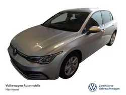 Reflexsilber metallic Gebraucht 2023 VW Golf VIII Life Limousine | 23.980 € (Fairer Preis)