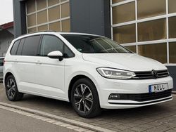 Weiß Gebraucht 2024 VW Touran Van / Kleinbus | 33.900 € (Teuer)