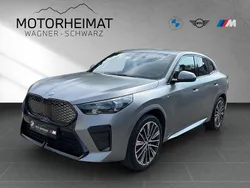 Silber Neu 2025 BMW iX2 Performance SUV | 62.475 € (Teuer)