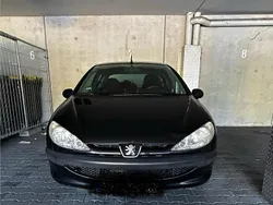 Schwarz Gebraucht 2004 Peugeot 206 Kleinwagen | 1.600 €