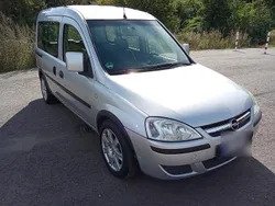 Silber Gebraucht 2010 Opel Combo Van / Kleinbus | 2.495 € (Fairer Preis)