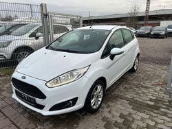 Weiß Gebraucht 2016 Ford Fiesta Celebration Limousine | 3.900 € (Guter Preis)