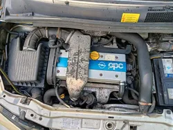 Silber Gebraucht 2003 Opel Zafira OPC Van / Kleinbus | 1.350 € (Guter Preis)