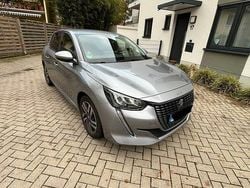 Grau Gebraucht 2021 Peugeot 208 Allure Kleinwagen | 17.500 € (Fairer Preis)