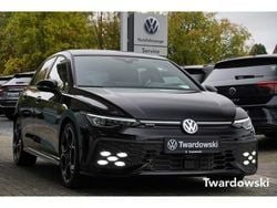 Grenadillschwarz metallic Gebraucht 2024 VW Golf Style Limousine | 38.990 € (Fairer Preis)