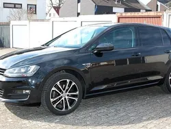 Schwarz Gebraucht 2015 VW Golf VII LOUNGE Limousine | 11.980 € (Fairer Preis)