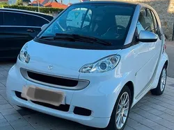 Weiß Gebraucht 2011 Smart ForTwo Coupé Kleinwagen | 3.250 € (Fairer Preis)