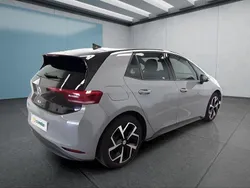 Grau Gebraucht 2023 VW ID.3 Pro Kleinwagen | 29.049 € (Fairer Preis)