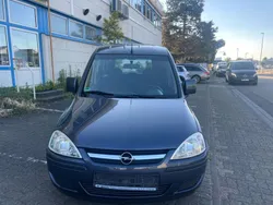 Grau Gebraucht 2009 Opel Combo Edition Van / Kleinbus | 5.490 € (Teuer)