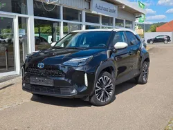 Schwarz Gebraucht 2022 Toyota Yaris Cross Elegant SUV | 23.890 € (Fairer Preis)
