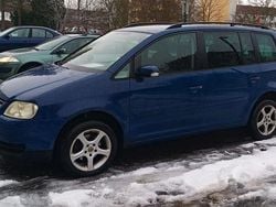 Blau Gebraucht 2006 VW Touran Conceptline Van / Kleinbus | 1.400 € (Guter Preis)