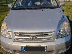 Silber Gebraucht 2008 Kia Carnival 2 Van / Kleinbus | 7.500 €